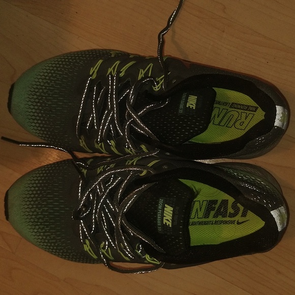 Nike shoes - Picture 5 of 6